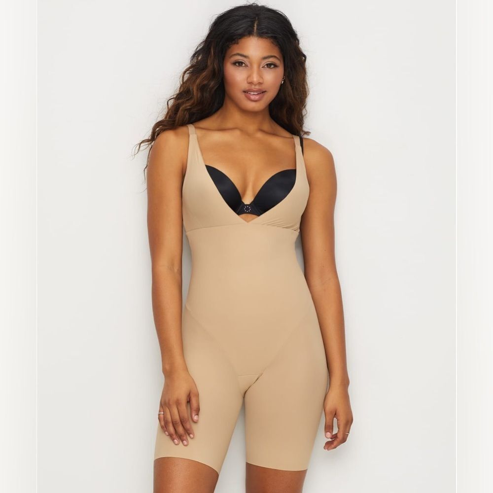 MAIDENFORM Flexees Sleek Smoothers Firm Control Singlet Size M